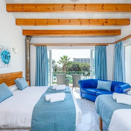 Villa Cala'n Blanes Sleeps 9 Pool Air Con Wifi