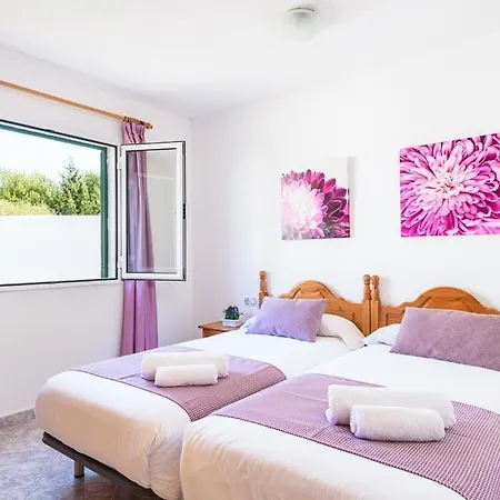 Cala'n Blanes Sleeps 9 Pool Air Con Wifi Villa *